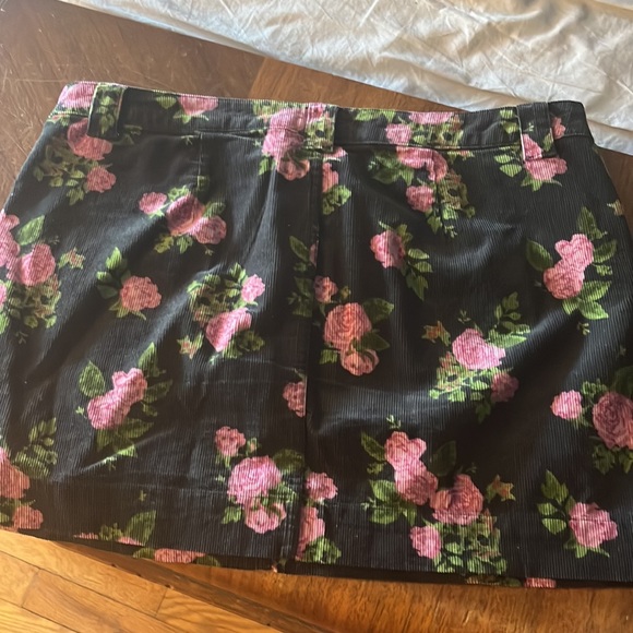 ⚡️Corduroy mini skirt - Picture 4 of 4